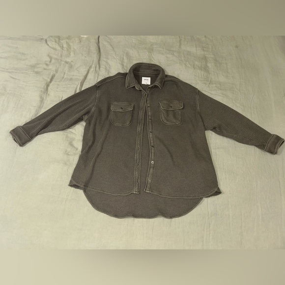 Button up - Picture 2 of 5